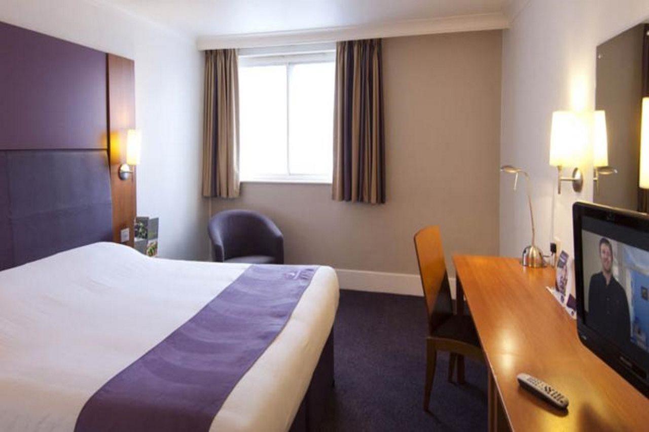 Premier Inn Epsom South Luaran gambar